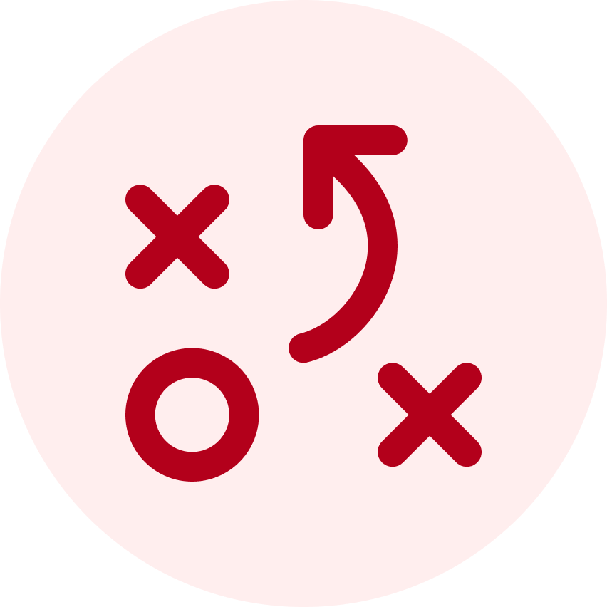 Icona stilizzata che rappresenta una strategia con simboli e freccia.